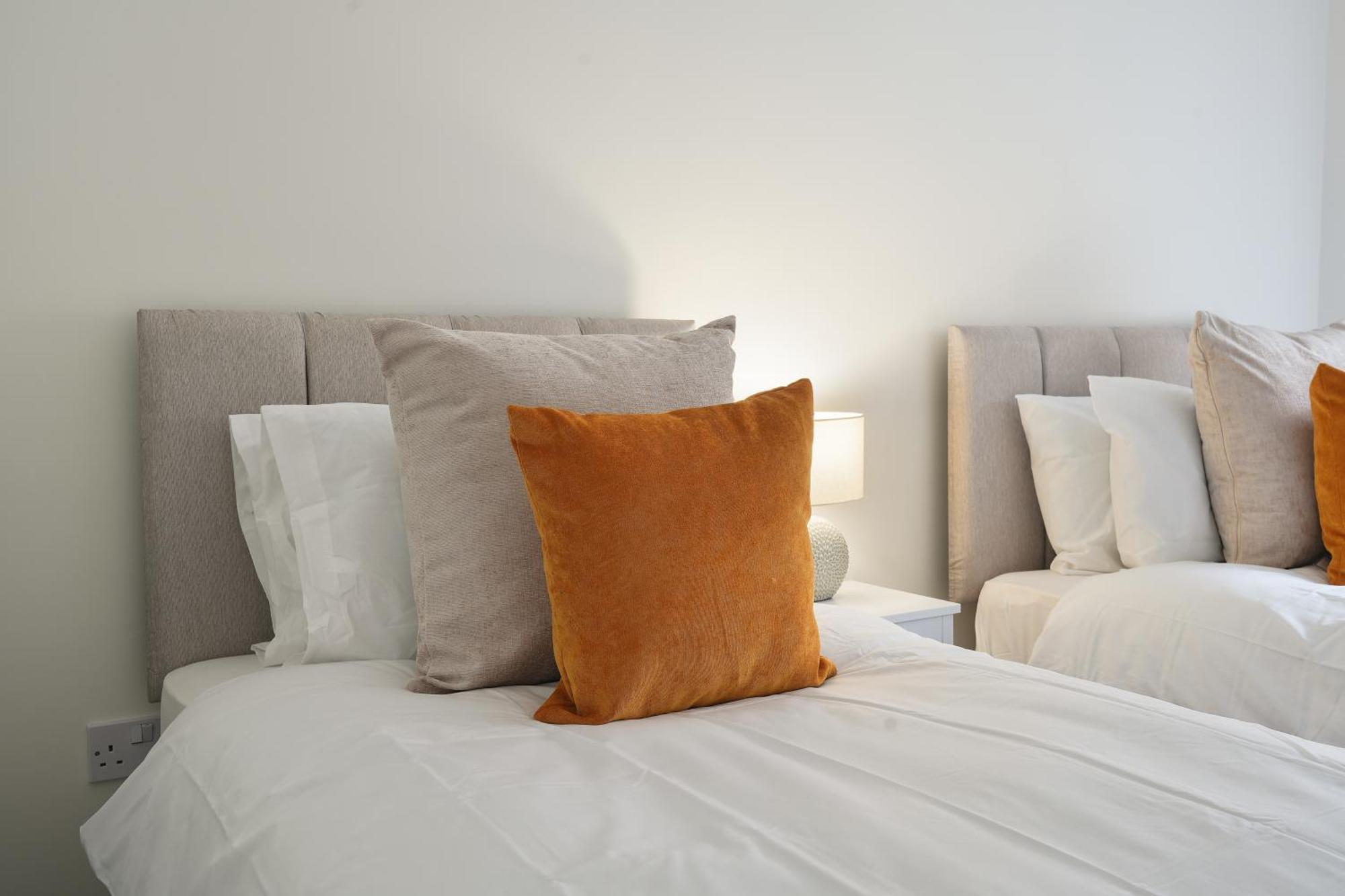 Mersey Way, Spacious 3 Bed Home, Close To Sheffield City Centre & Free Driveway Parking - Perfect For Workers, Groups & Families - Hosted By Stay Host Save Exterior photo