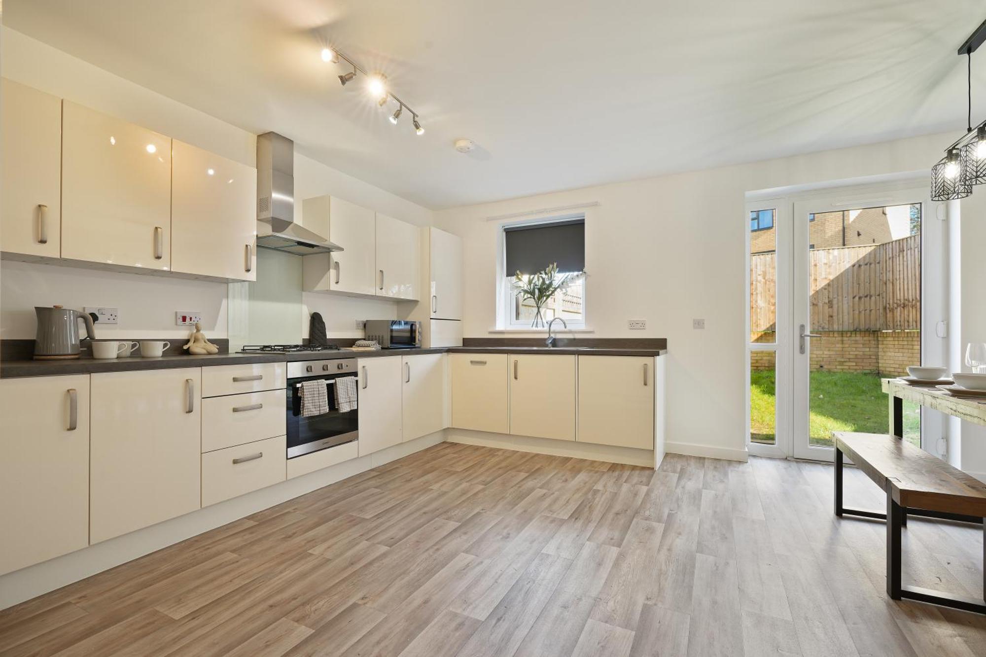 Mersey Way, Spacious 3 Bed Home, Close To Sheffield City Centre & Free Driveway Parking - Perfect For Workers, Groups & Families - Hosted By Stay Host Save Exterior photo